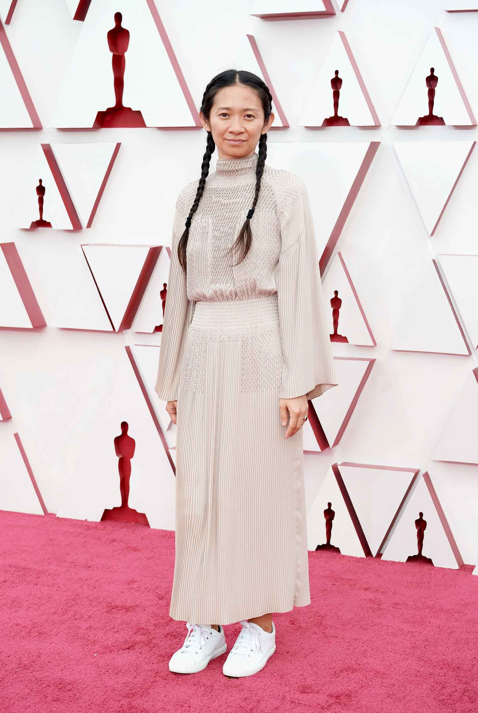 Oscars 2021 red carpet fashion chloe zhao 