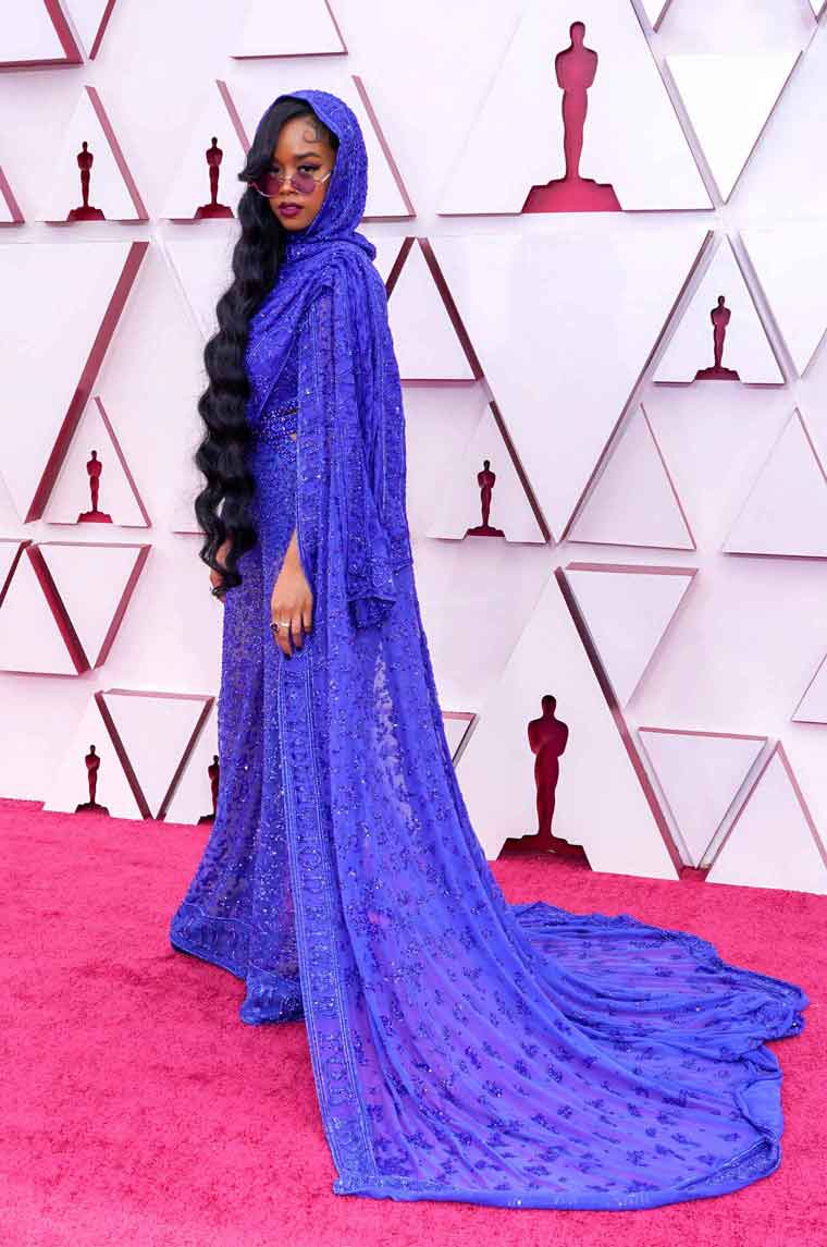 Oscars 2021 red carpet fashion her