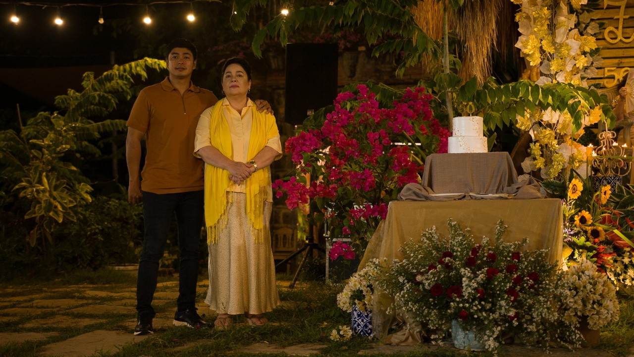 Coco Martin and Jaclyn Jose in Apag