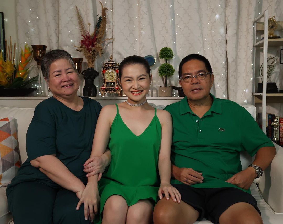 Barbie Forteza with her parents