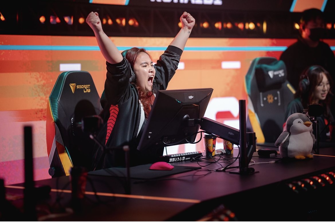 Four Filipinas Reflect on Redefining Success and Empowerment in the Esports Arena valorant ph team smg