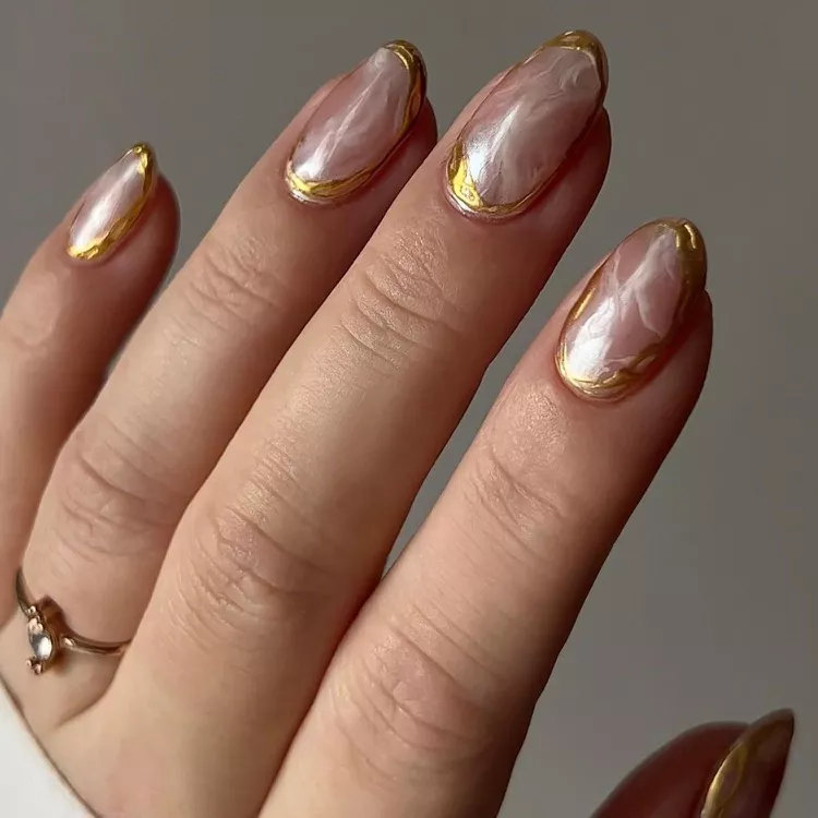 10 Holiday Nail Ideas 2024