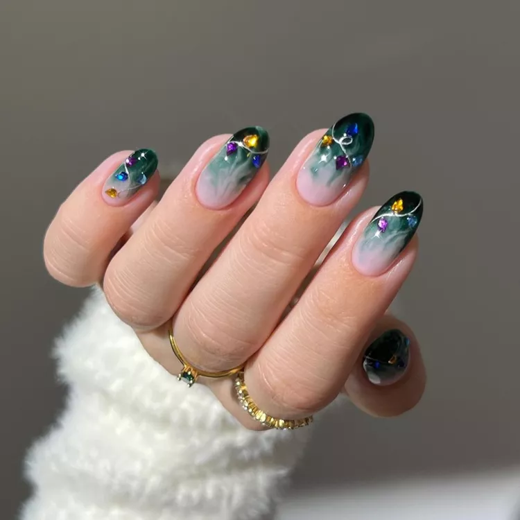 10 Holiday Nail Ideas 2024