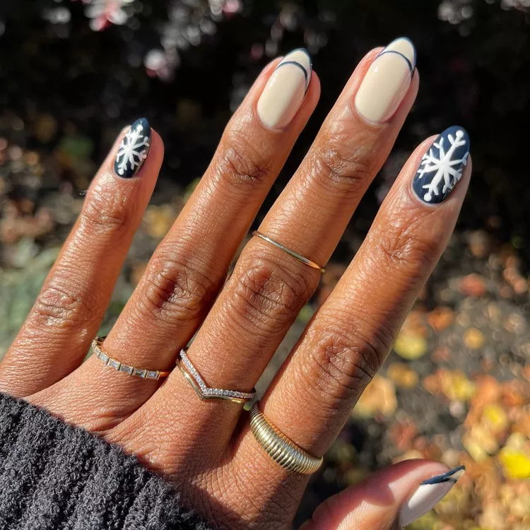 10 Holiday Nail Ideas 2024